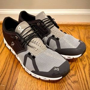 On Cloud Running Shoes - Grey/Black